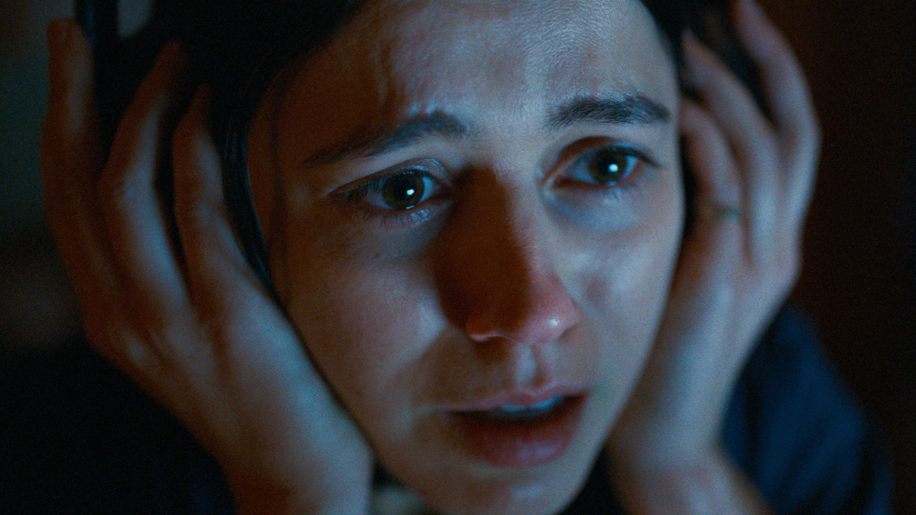 Backdrop of undertone